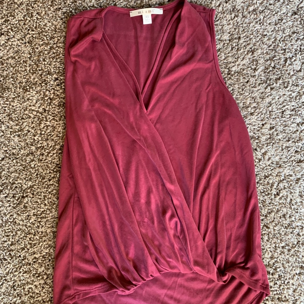 Maroon tank